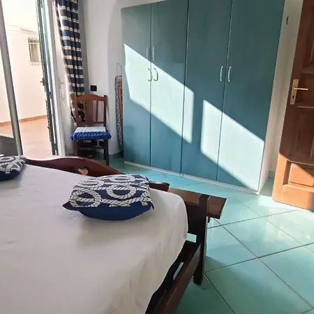 Sunny Terrace Retreat Дом отдыха Искья