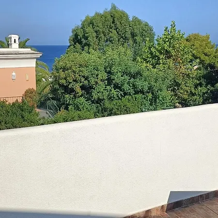 Дом отдыха Sunny Terrace Retreat